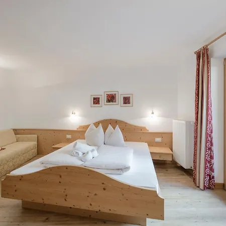 Guest house Pension-appartement Mitterhofer Schenna